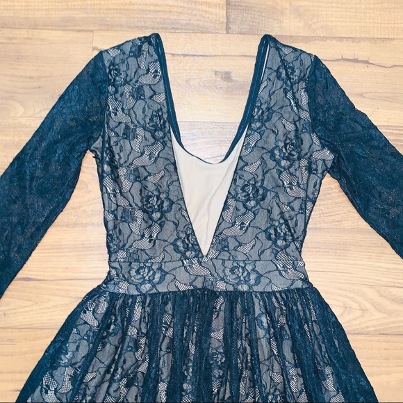 Lovers + Friends | Senorita Mini Lace Dress - Picture 7 of 13